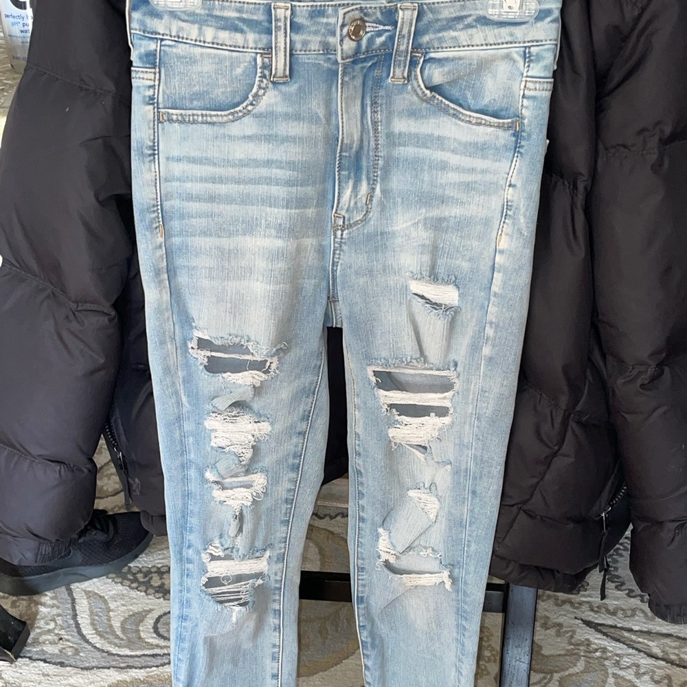 American eagle highrise size 2 light blue jeans